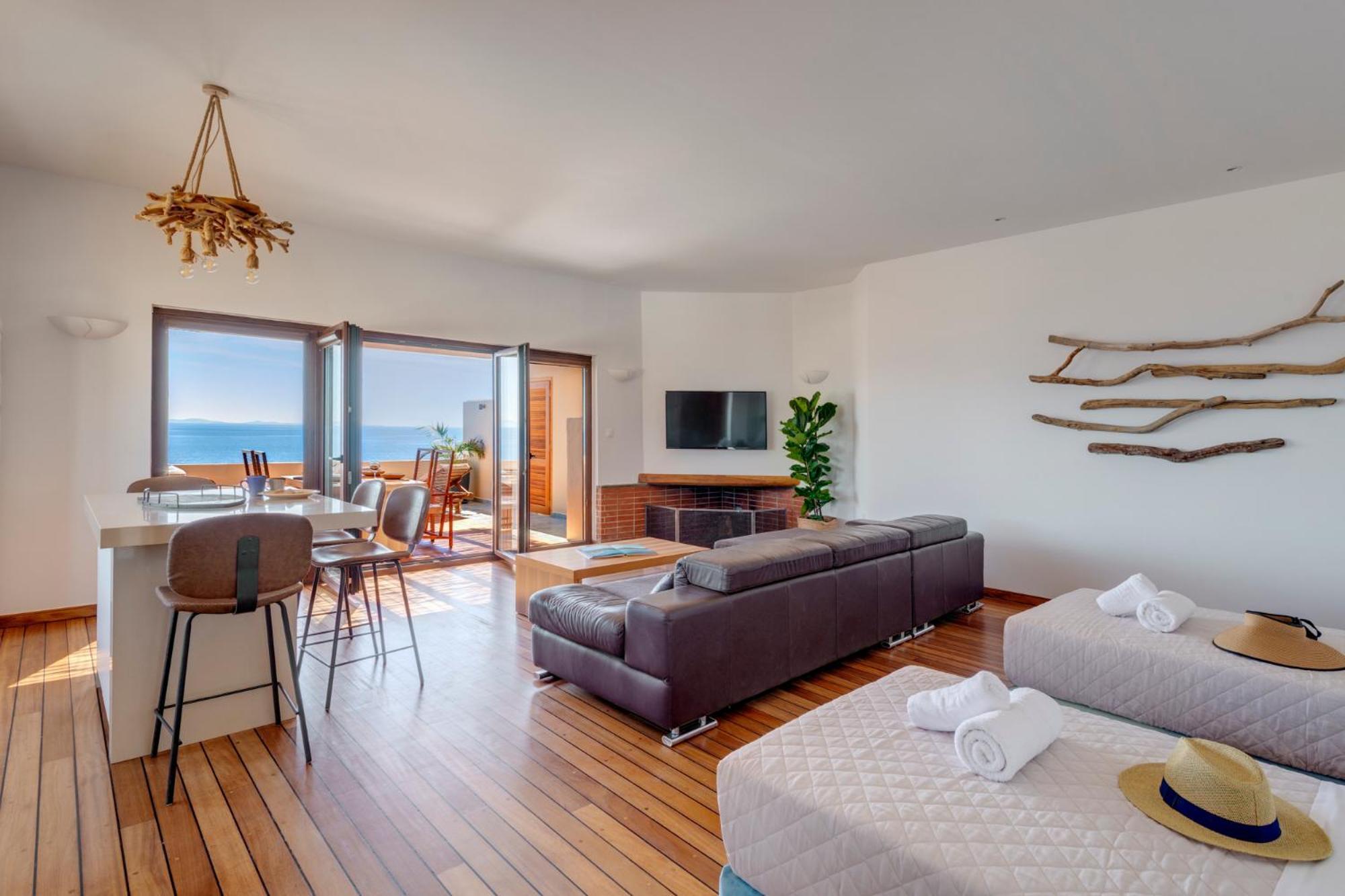 Lalari Beach Suites Vari  Екстер'єр фото