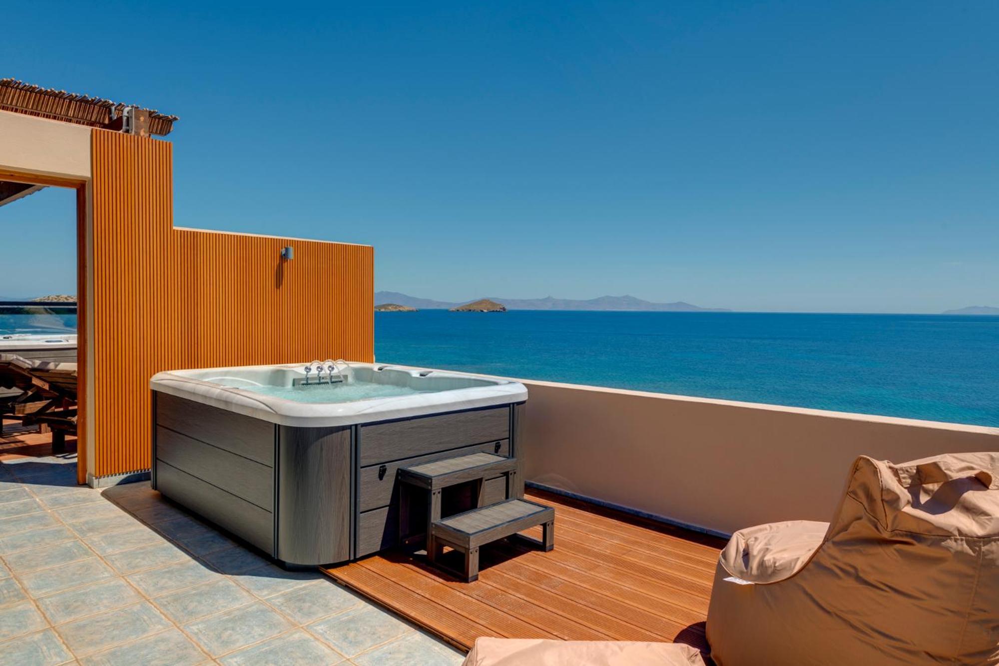 Lalari Beach Suites Vari  Екстер'єр фото