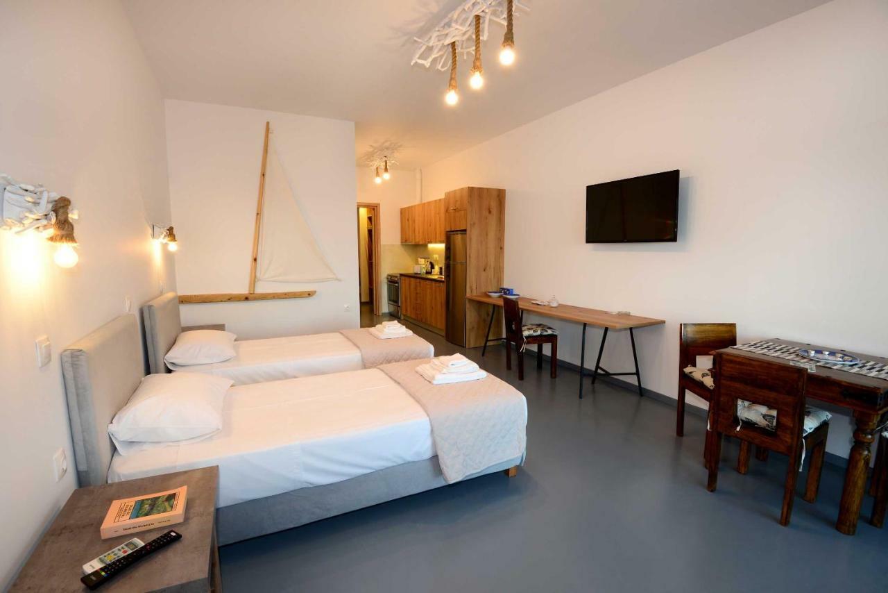 Lalari Beach Suites Vari  Екстер'єр фото