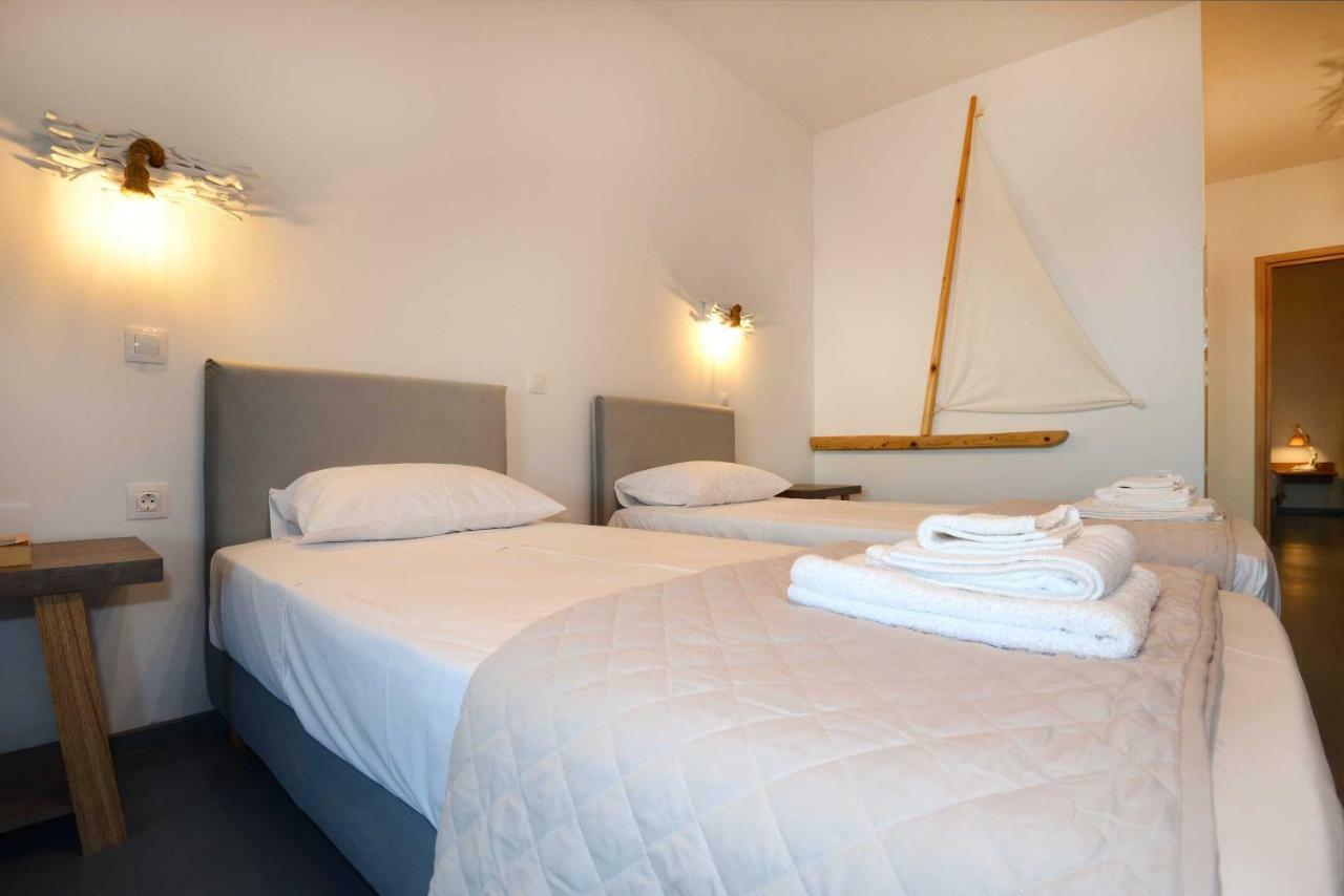 Lalari Beach Suites Vari  Екстер'єр фото